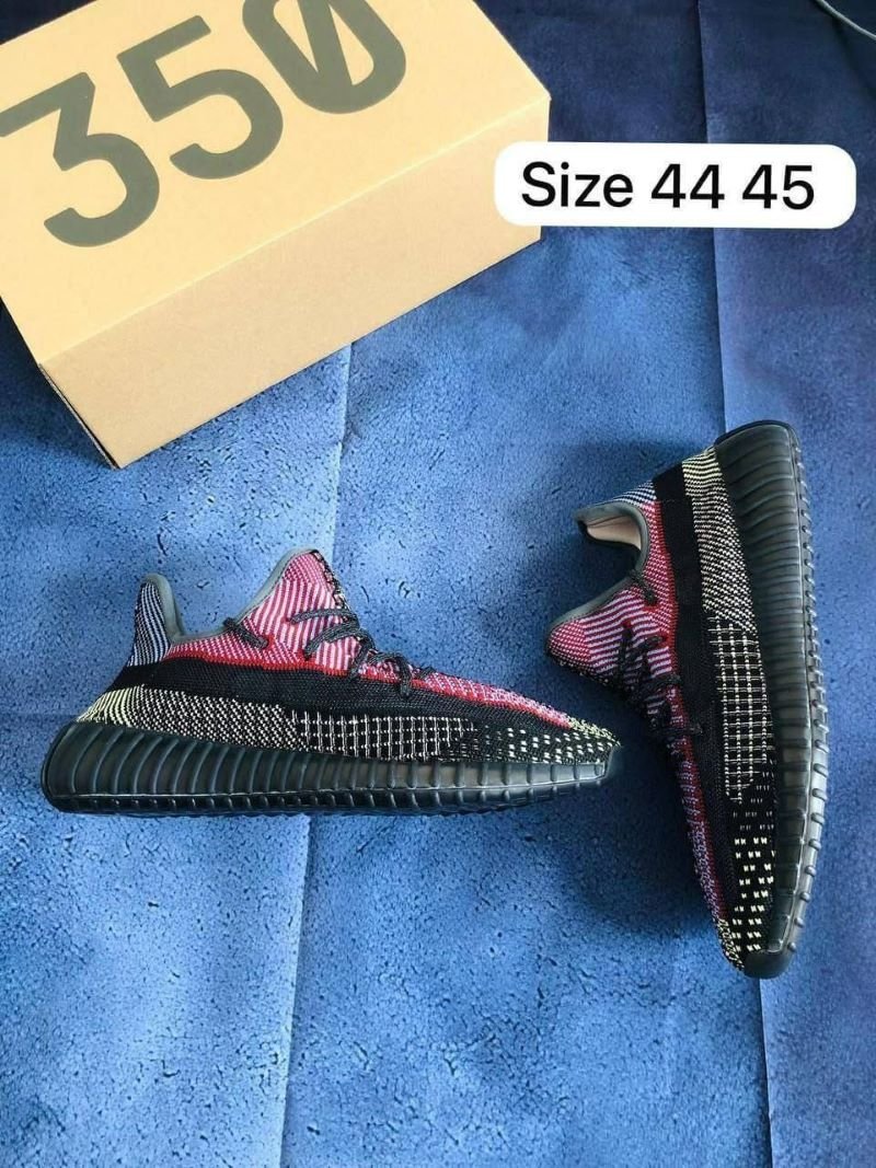 Yeezys Trainers - Image 2