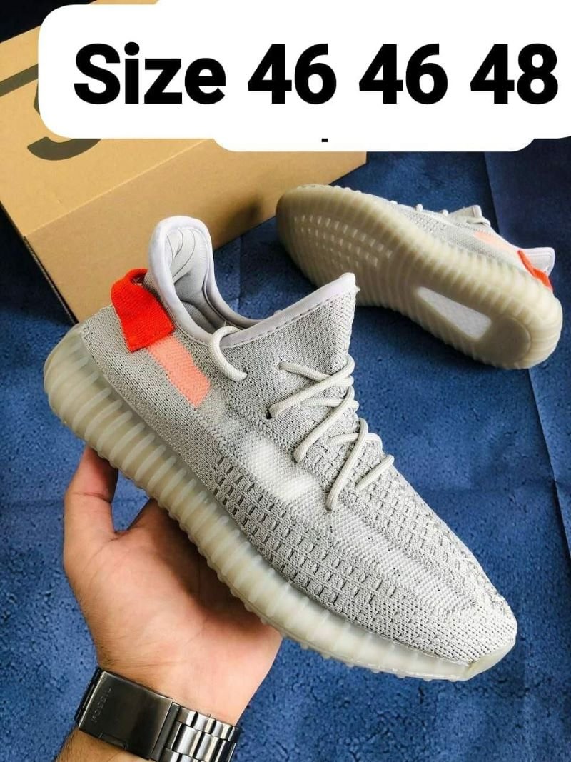 Yeezys Trainers - Image 3