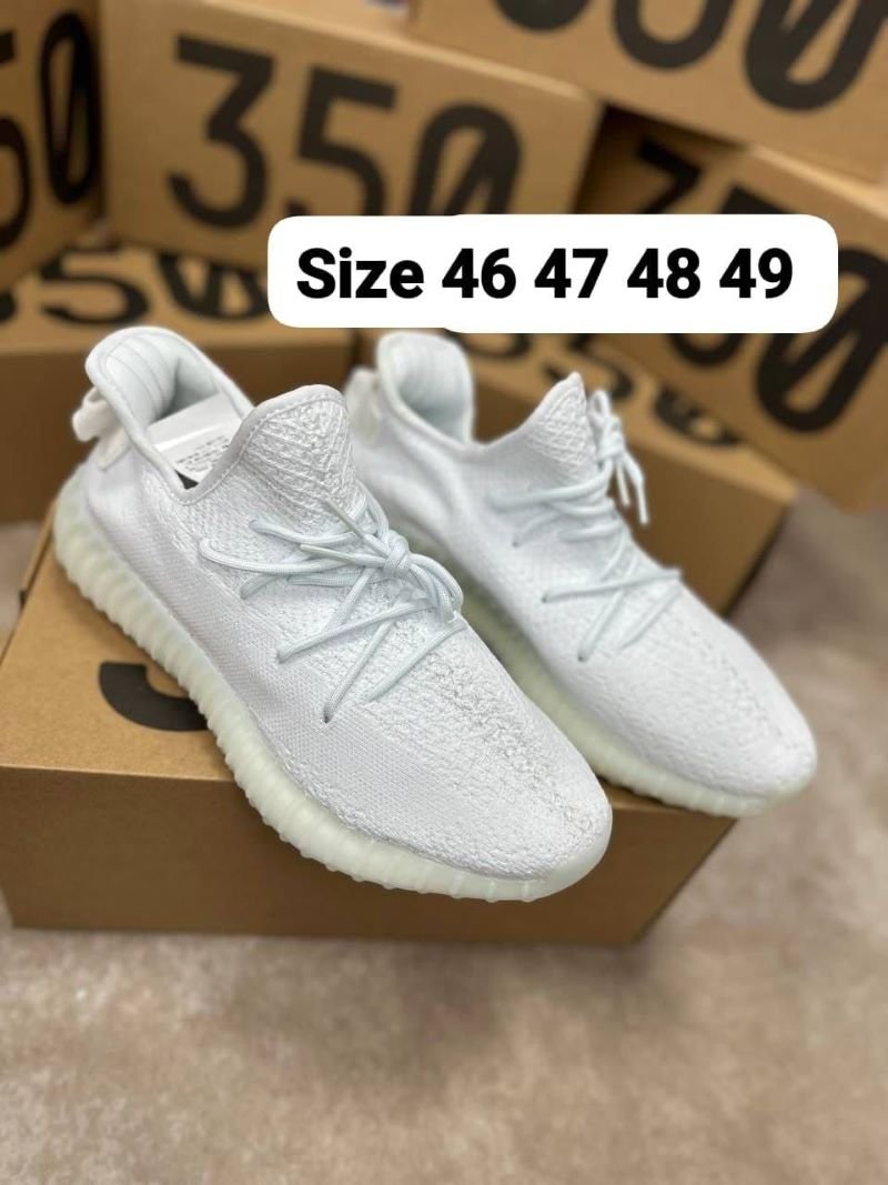 Yeezys Trainers - Image 4
