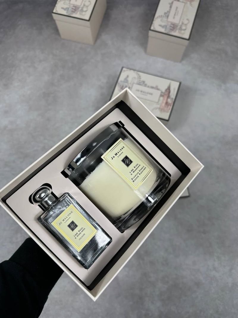 Jo Malone Candle & Fragrance Set - Image 5