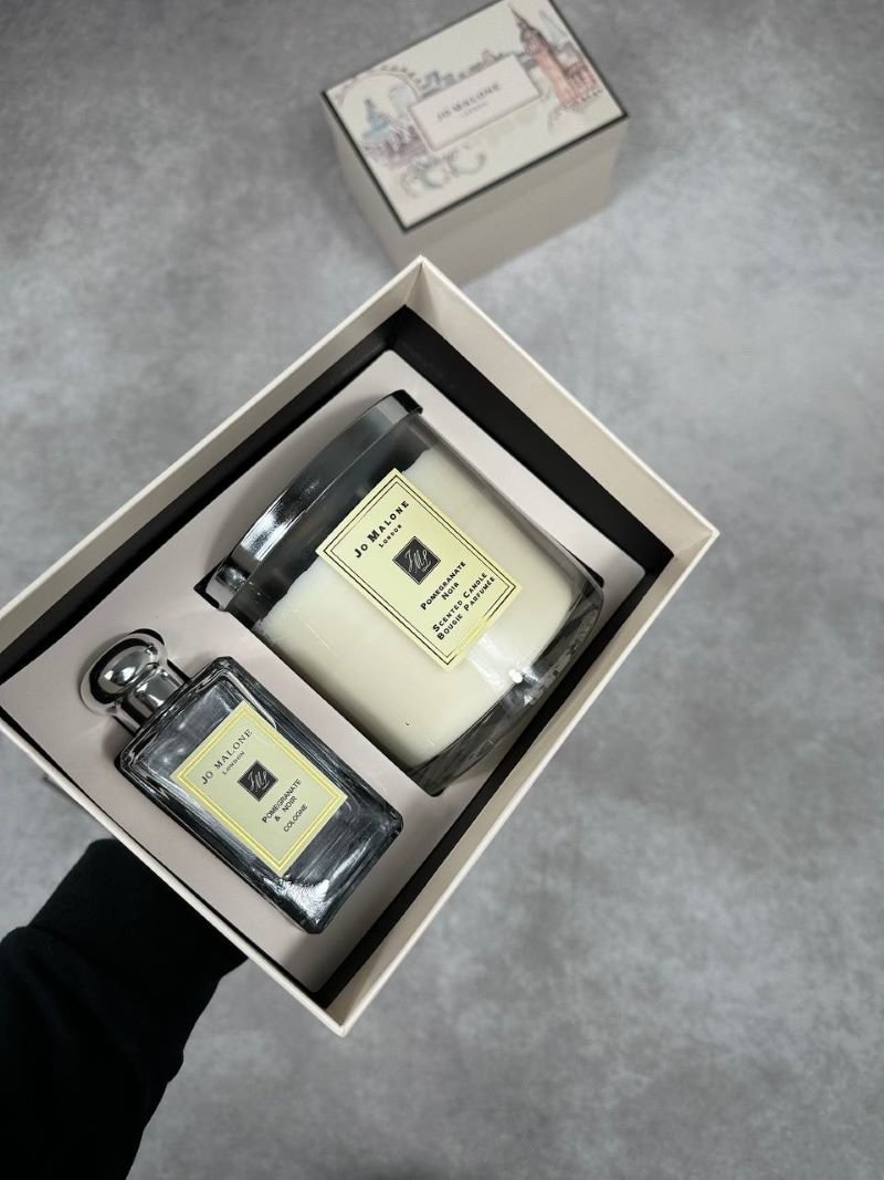 Jo Malone Candle & Fragrance Set