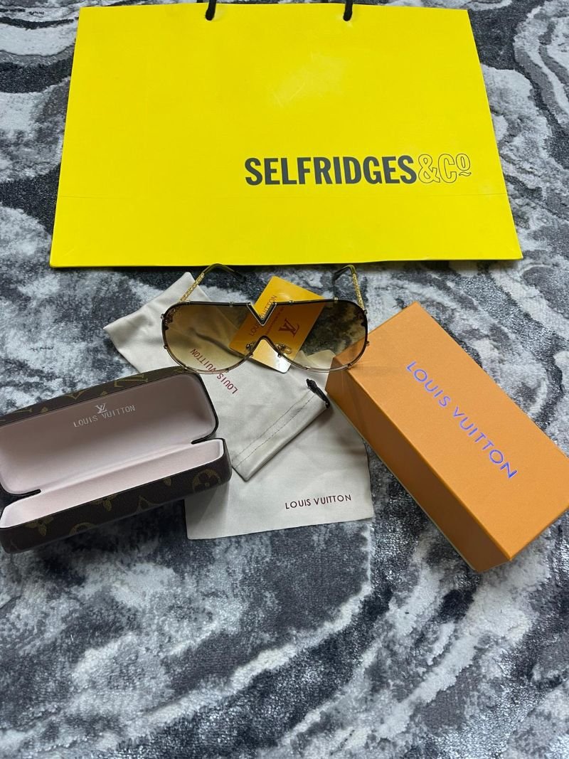 Prada, LV & Ray-Ban Sunglasses - Image 4