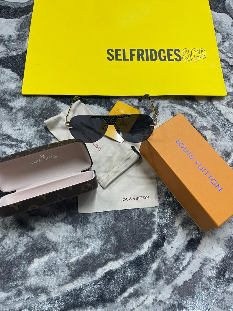 Prada, LV & Ray-Ban Sunglasses - Image 8