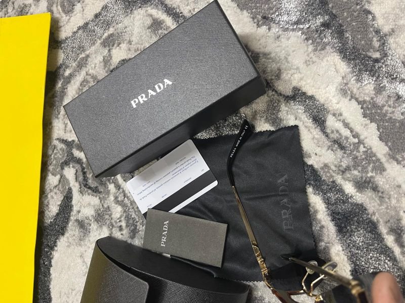 Prada, LV & Ray-Ban Sunglasses - Image 9