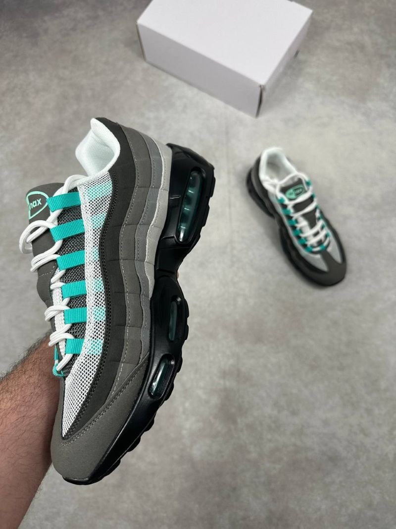 Men’s Nike Air Max 95 Trainers - Image 2