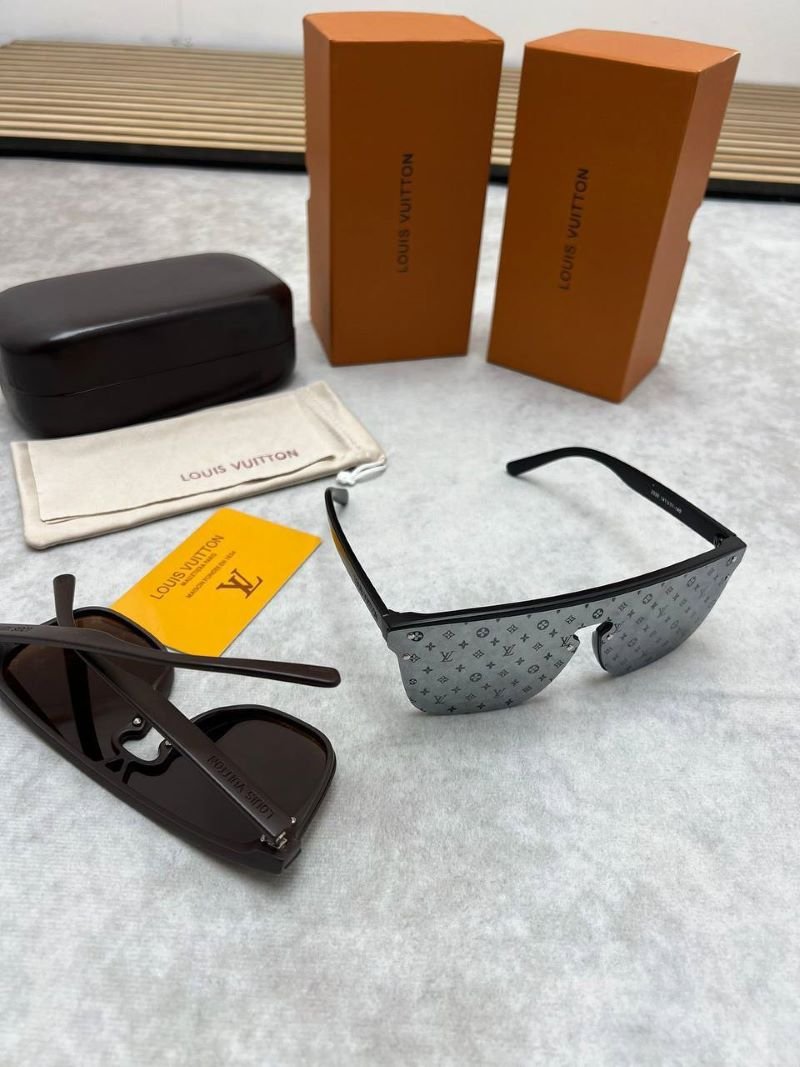 AAA QUALITY MEN'S LV SUNGLASSES COME WITH BOX