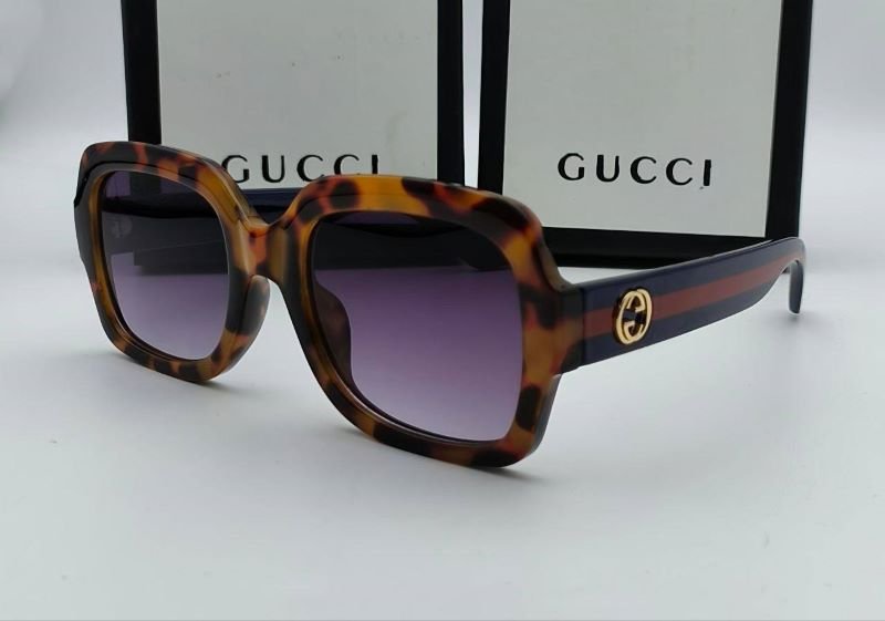 GUCCI SUNGLASSES