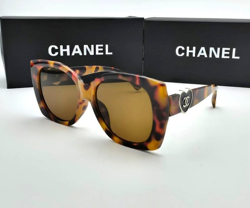 CHANEL SUNGLASSES - Image 12