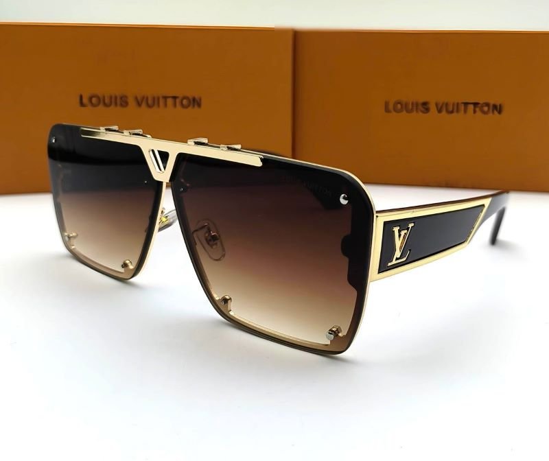 LOUIS VUITTON SUNGLASSES - Image 16