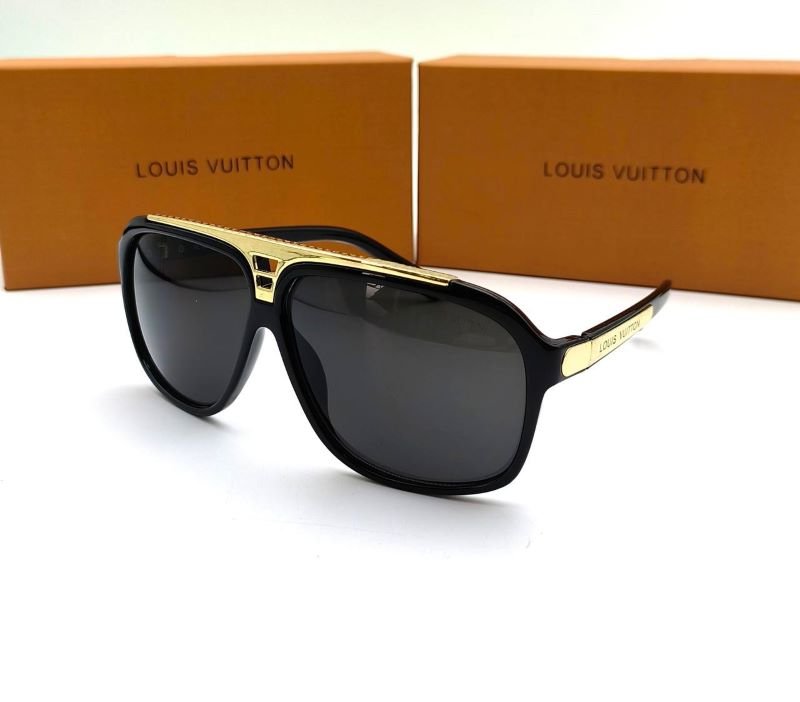 LOUIS VUITTON SUNGLASSES - Image 17