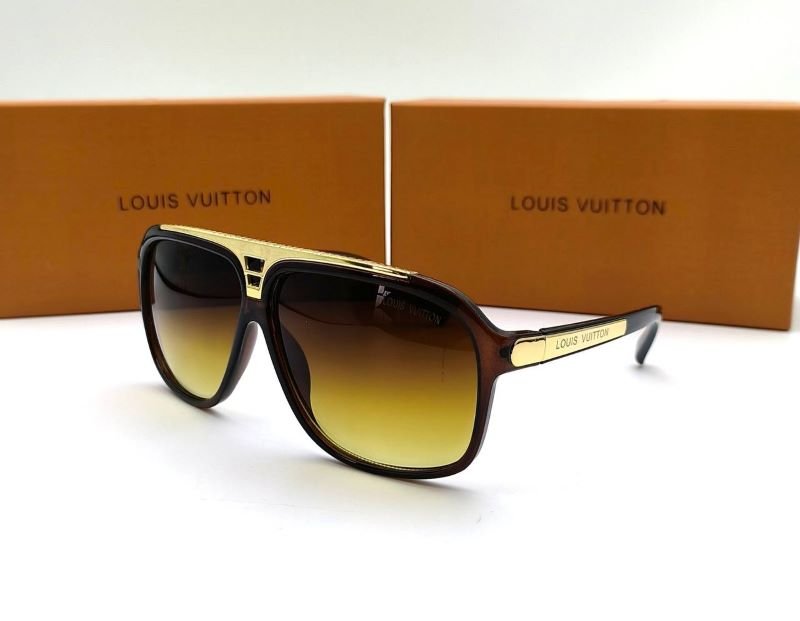 LOUIS VUITTON SUNGLASSES - Image 18