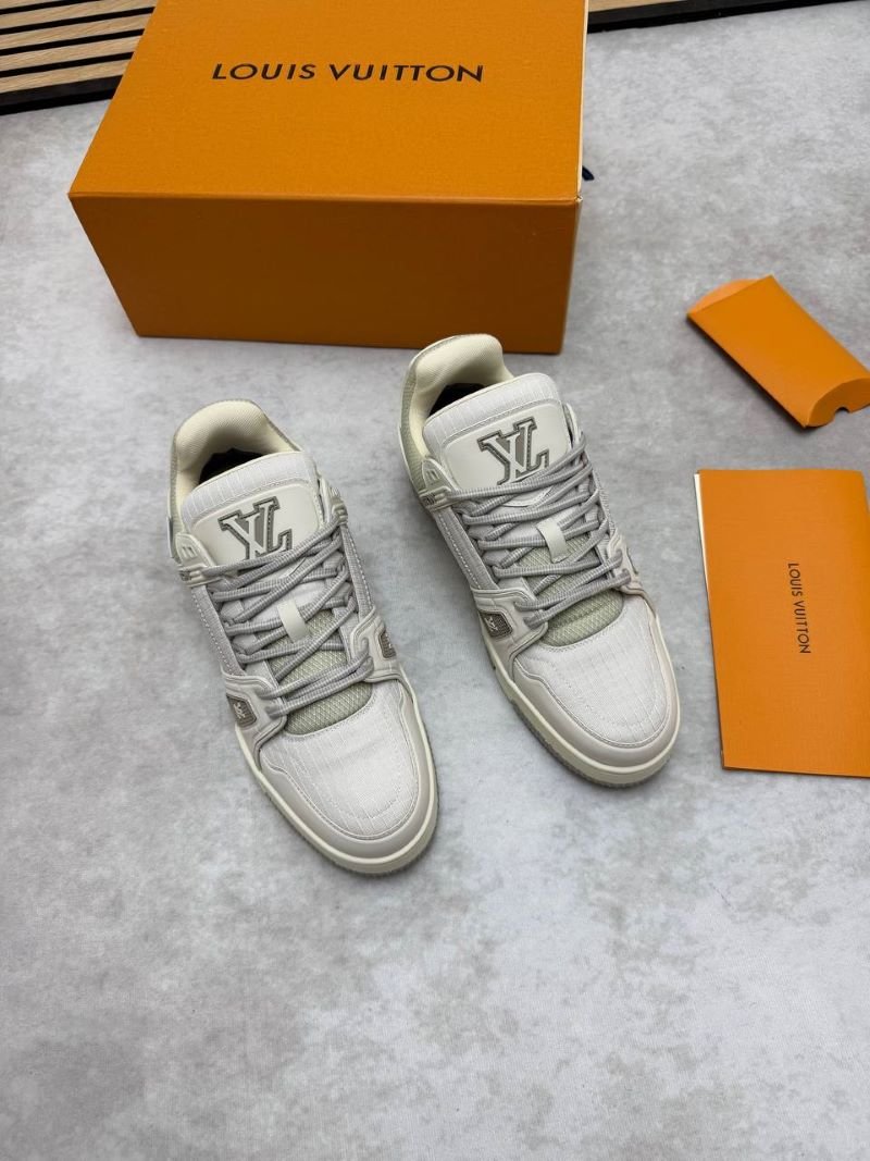 LOUIS VUITTON TRAINERS - Image 2