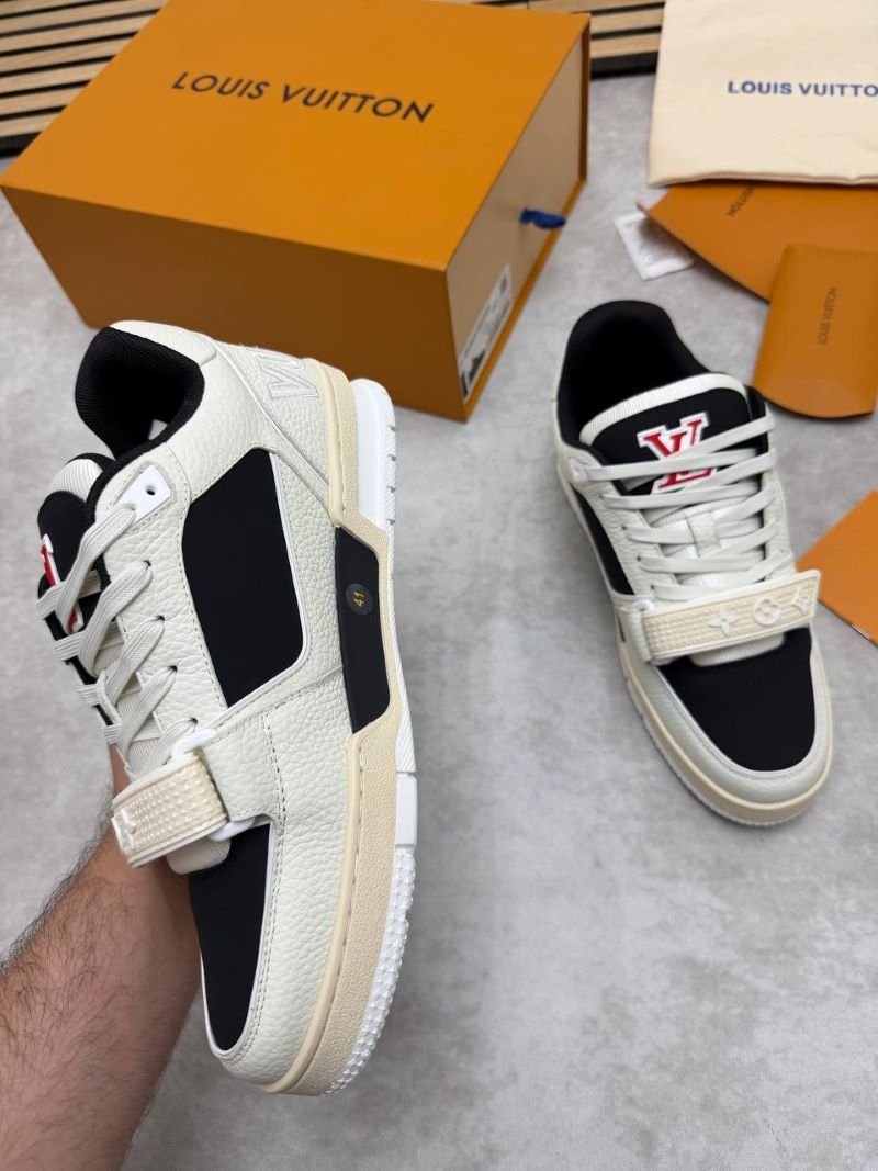 LOUIS VUITTON TRAINERS - Image 3