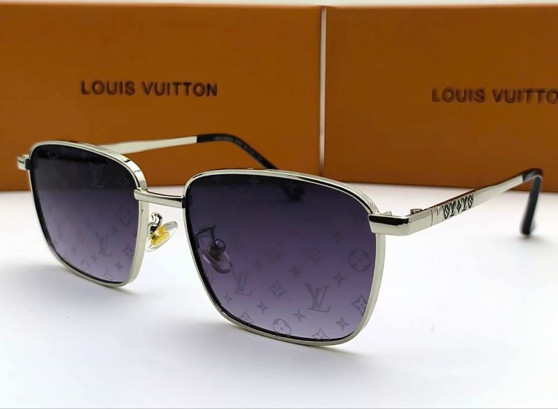 LOUIS VUITTON SUNGLASSES - Image 3