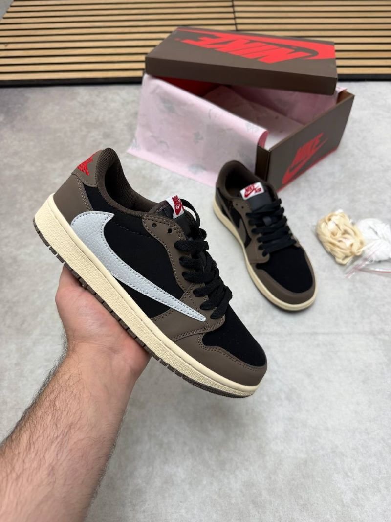 AIR JORDAN 1 LOW TRAINERS - Image 2