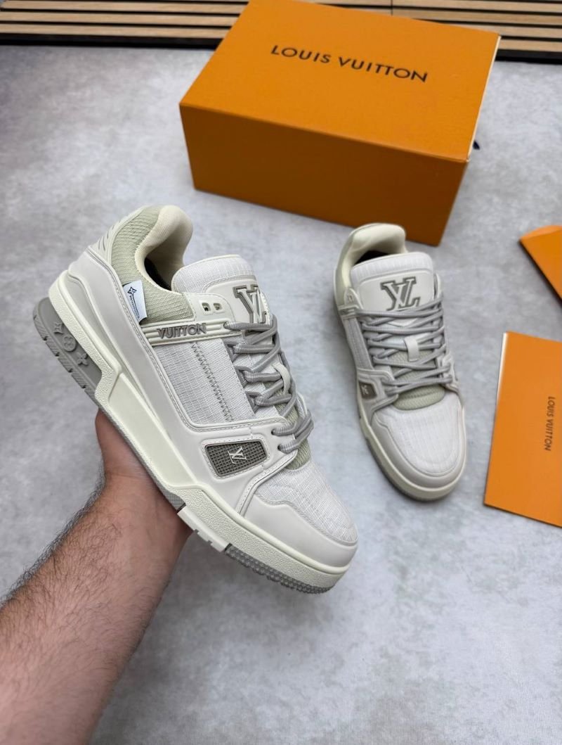 LOUIS VUITTON TRAINERS - Image 3