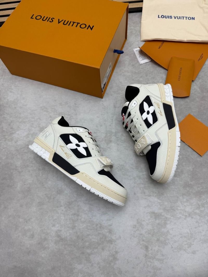 LOUIS VUITTON TRAINERS - Image 4