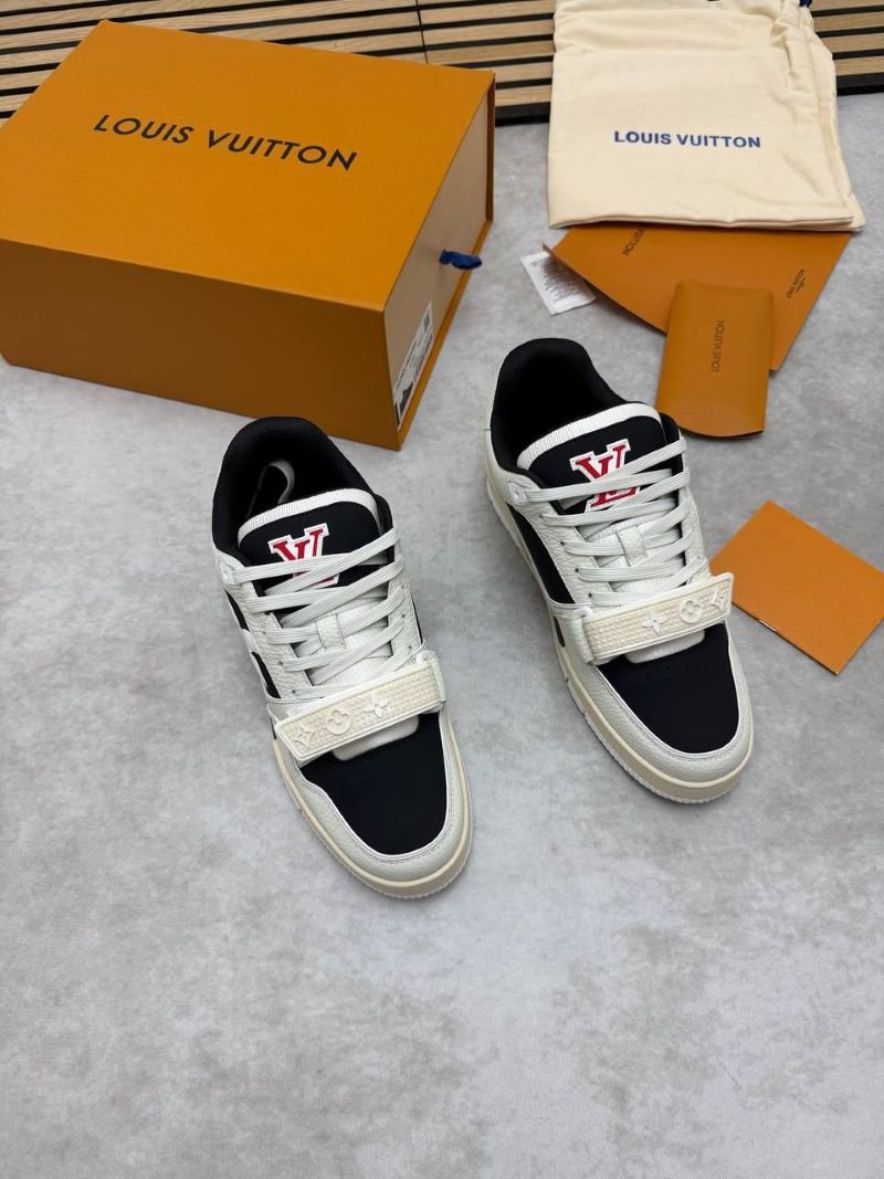 LOUIS VUITTON TRAINERS - Image 2
