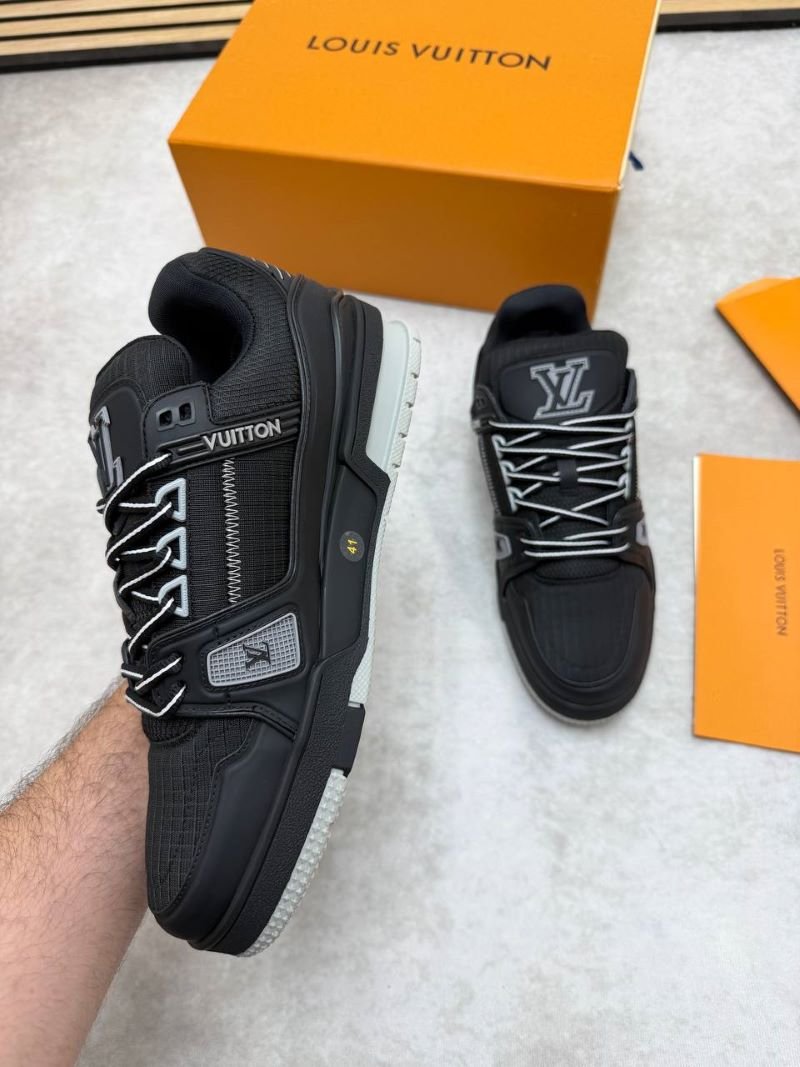 LOUIS VUITTON TRAINERS - Image 5