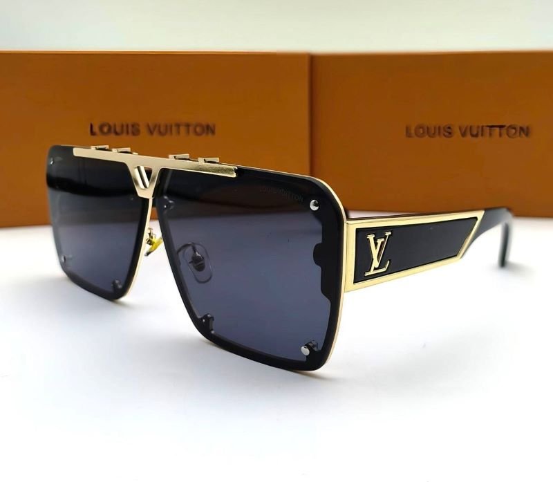 LOUIS VUITTON SUNGLASSES - Image 6
