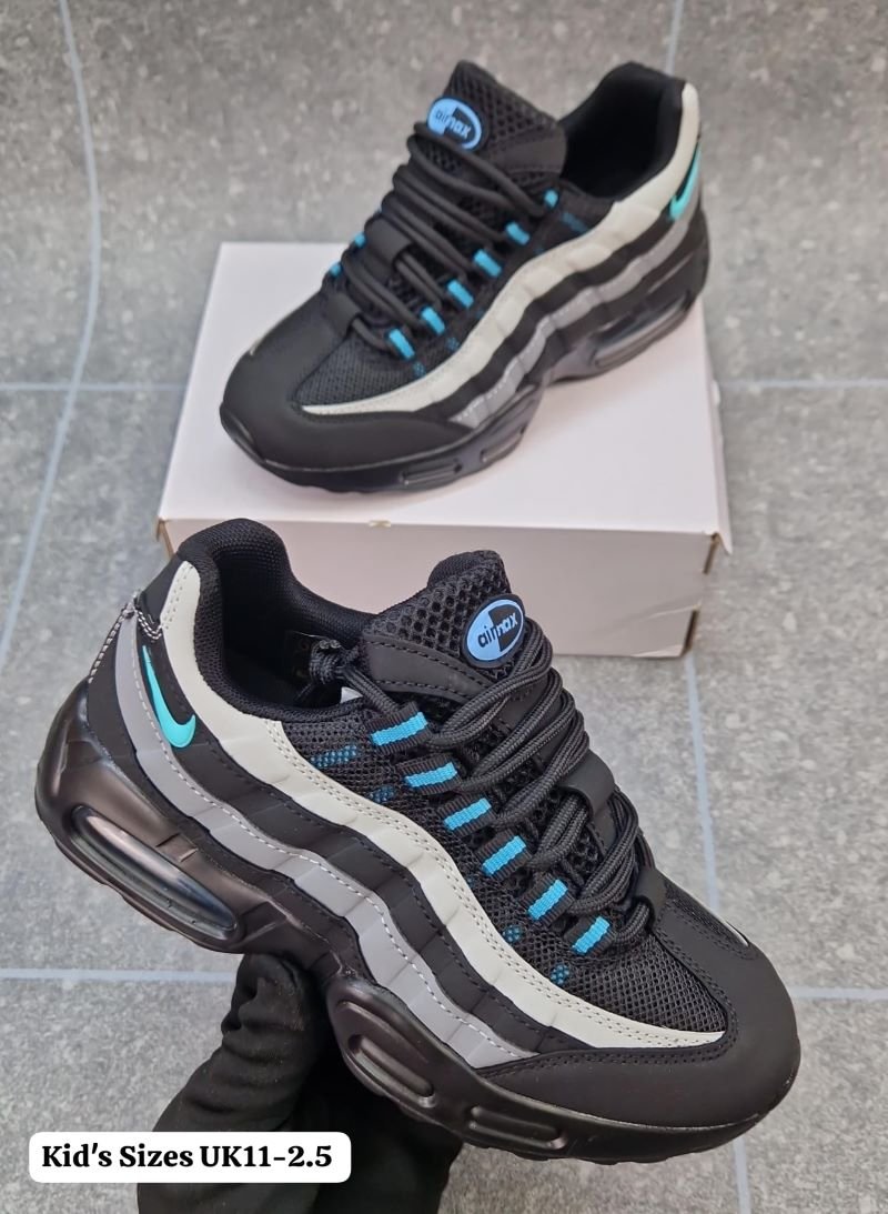 KIDS NIKE TRAINERS - Image 8