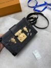 WOMENS LOUIS VUITTON BAG (COMES WITH BOX)