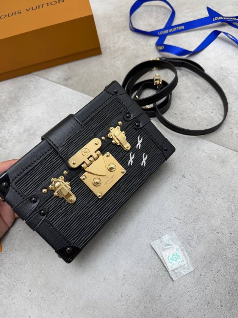 WOMENS LOUIS VUITTON BAG (COMES WITH BOX)