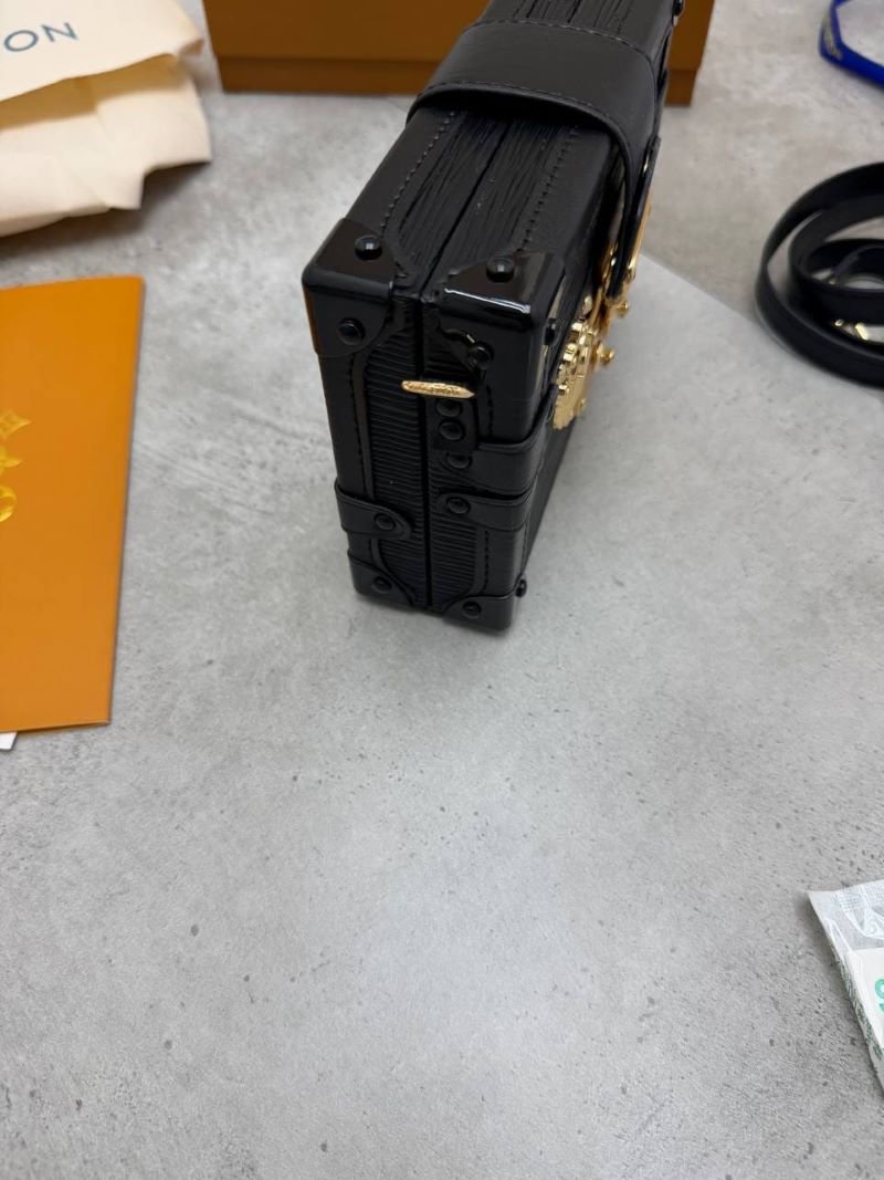 WOMENS LOUIS VUITTON BAG (COMES WITH BOX) - Image 4