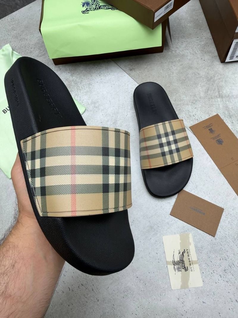 SUPER CLONE BURBERRY SLIDERS COME WITH BOX ETC - Image 6