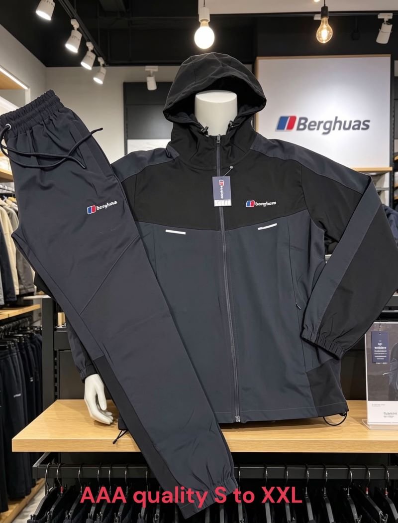MEN'S NIKE AND BERGHAUS TRACKSUITS - Image 6