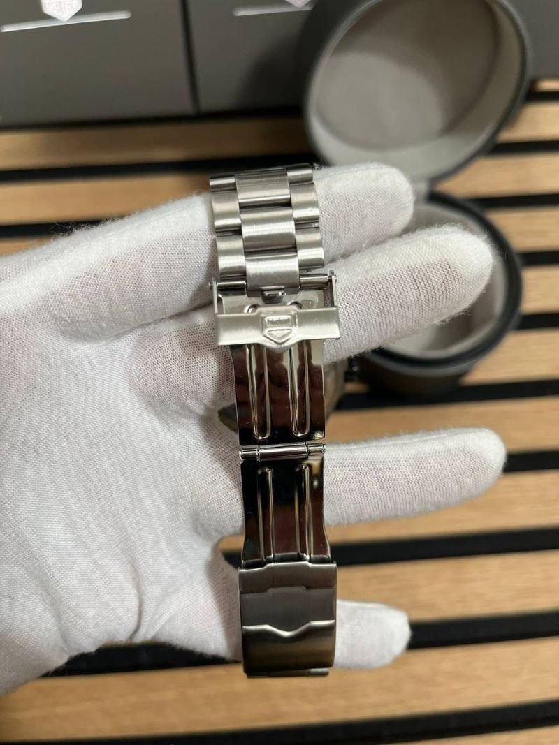 MENS TAG HEUR WATCHES COME WITH BOX AND PAPER WORKS - Image 7