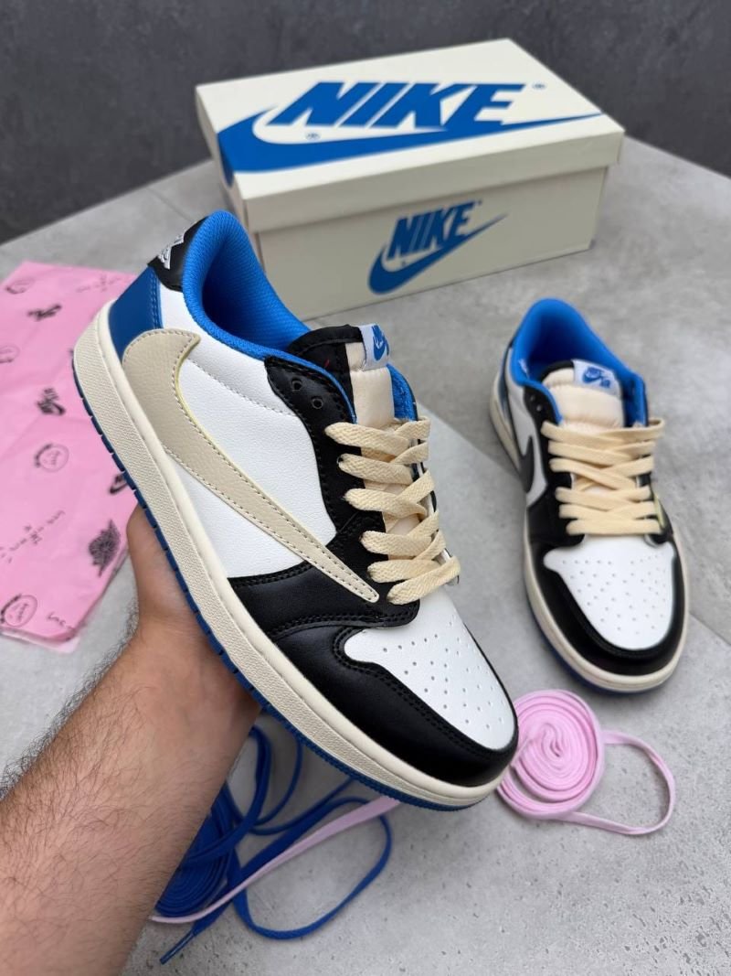 Air Jordan 1 Low x Travis Scott - Image 2