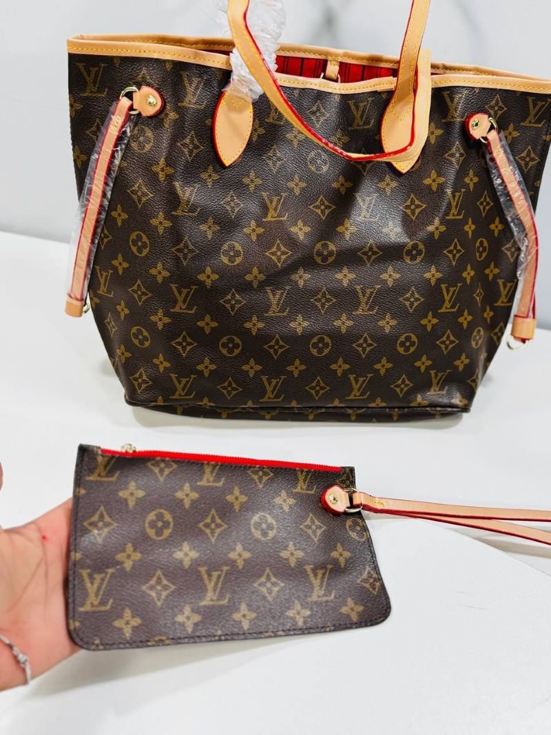 Louis Vuitton Neverfull Monogram Tote Bag