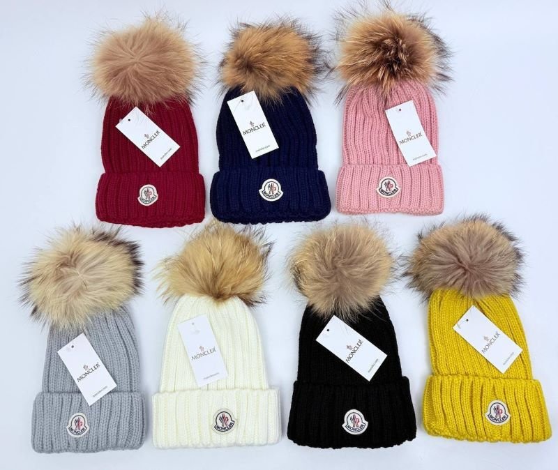 Moncler Faux-Fur Pom-Pom Ribbed Beanie/Hats