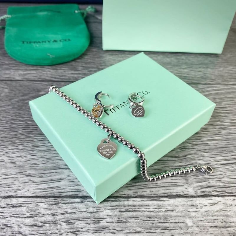 Tiffany & Co. Inspired Luxury Silver Jewelry Set Collection (Bracelet, Bangle & Earring Matching Sets) - Image 3
