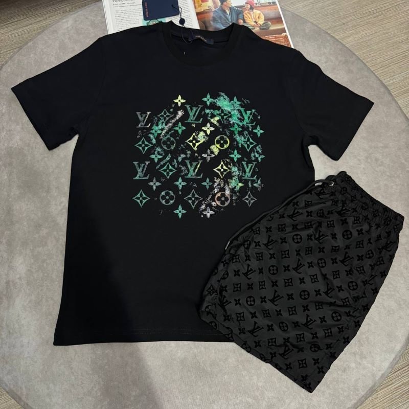 Men's Louis Vuitton Monogram Graphic T-Shirt & Shorts Set - Image 2