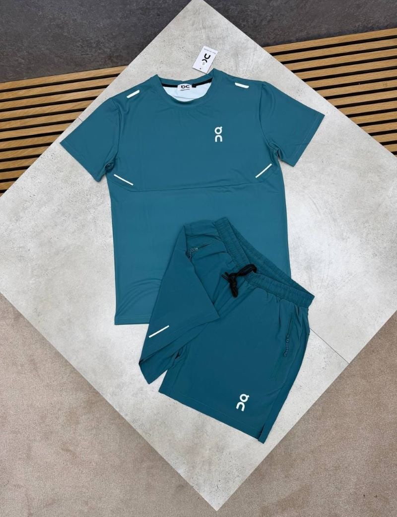 On Cloud / QC-Running Performance T-Shirt & Shorts Set - Image 4