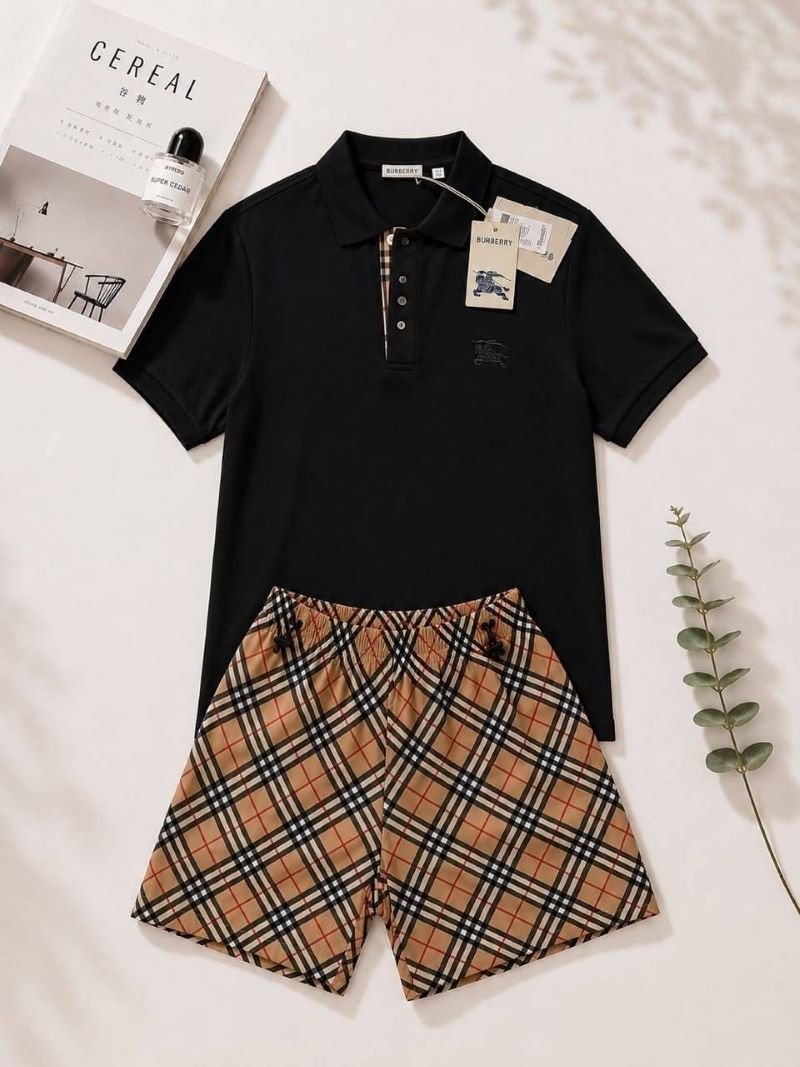 Burberry Vintage Check Polo & Shorts Two-Piece Set - Image 4