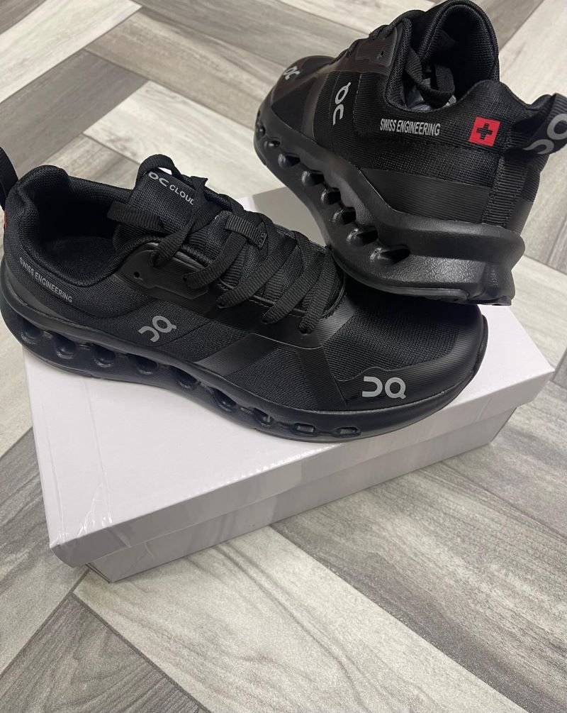On Running Men's Cloud surfer Sneakers - Image 4