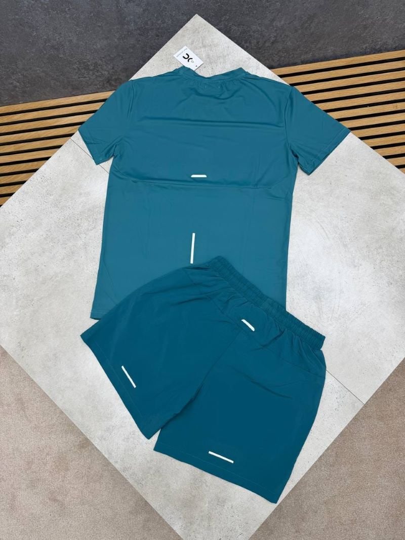On Cloud / QC-Running Performance T-Shirt & Shorts Set - Image 5