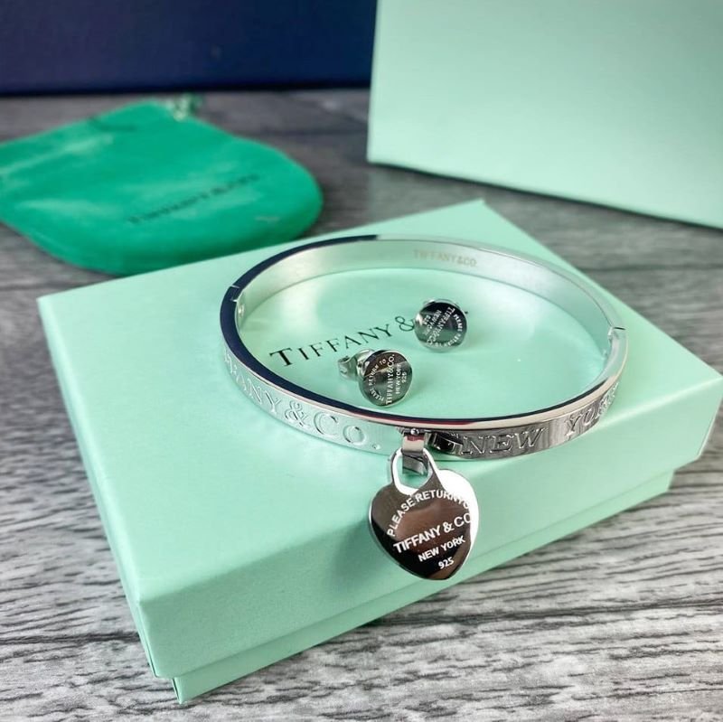 Tiffany & Co. Inspired Luxury Silver Jewelry Set Collection (Bracelet, Bangle & Earring Matching Sets) - Image 5