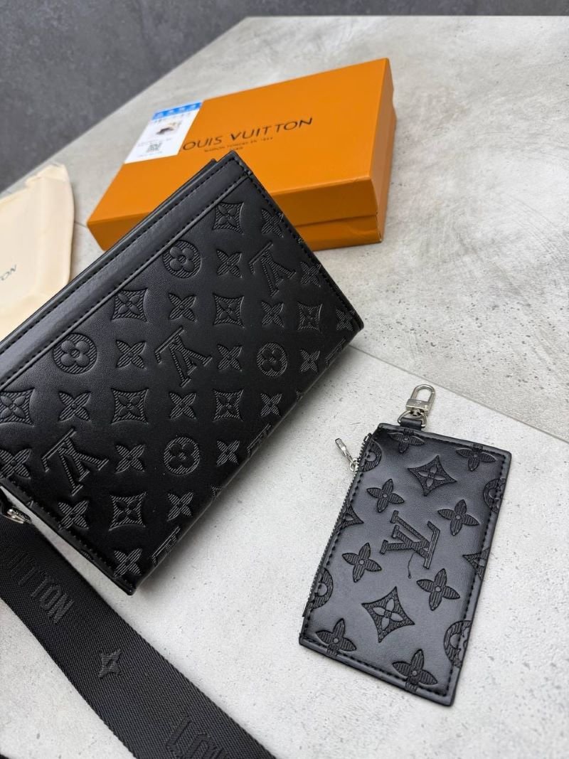 The Louis Vuitton Monogram 2-in-1 Crossbody Messenger Bag - Image 4