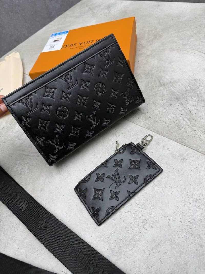 The Louis Vuitton Monogram 2-in-1 Crossbody Messenger Bag - Image 5