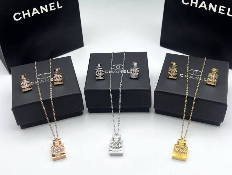 Tiffany & Chanel Necklace & Stud Earring Sets - Image 6