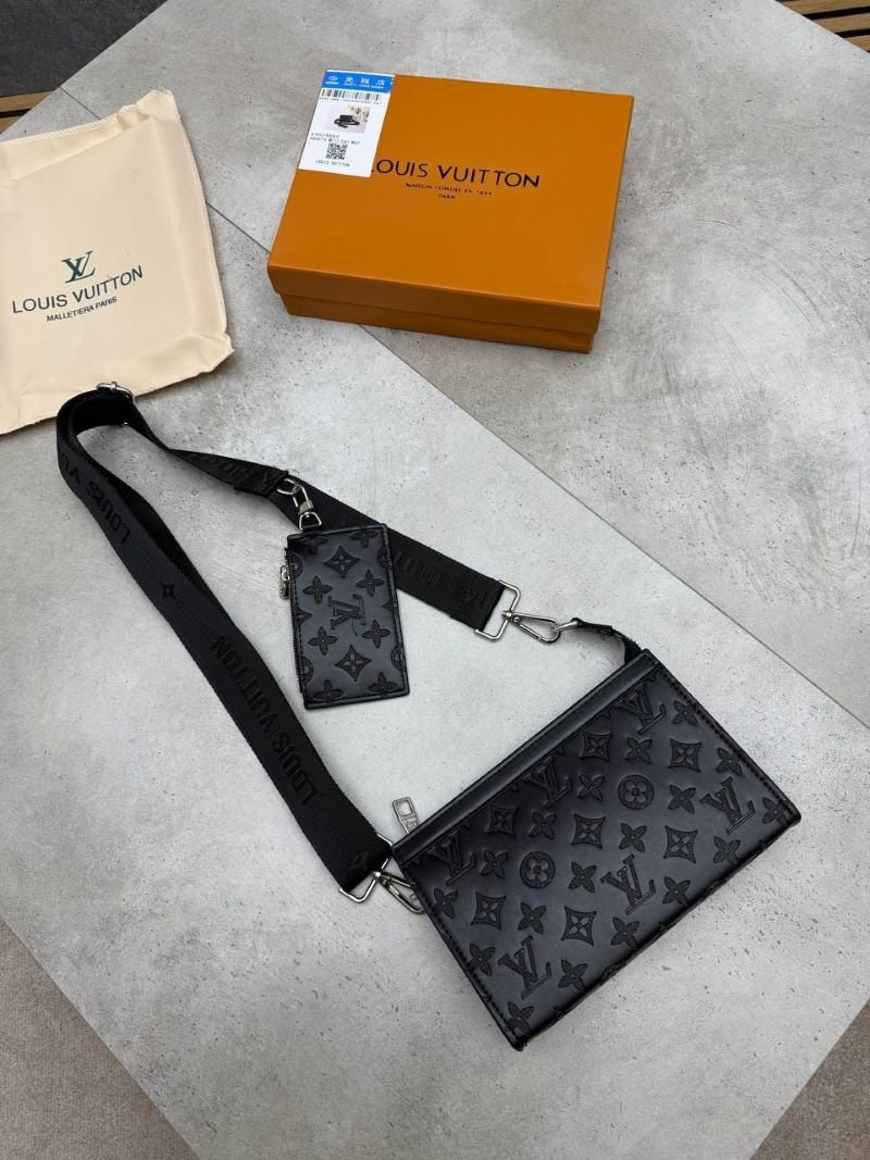 The Louis Vuitton Monogram 2-in-1 Crossbody Messenger Bag - Image 7
