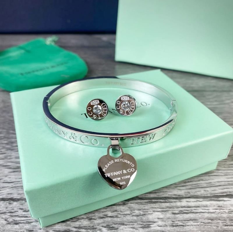 Tiffany & Co. Inspired Luxury Silver Jewelry Set Collection (Bracelet, Bangle & Earring Matching Sets) - Image 8