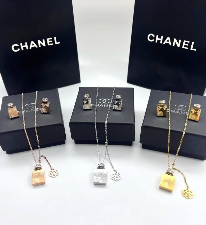 Tiffany & Chanel Necklace & Stud Earring Sets - Image 8