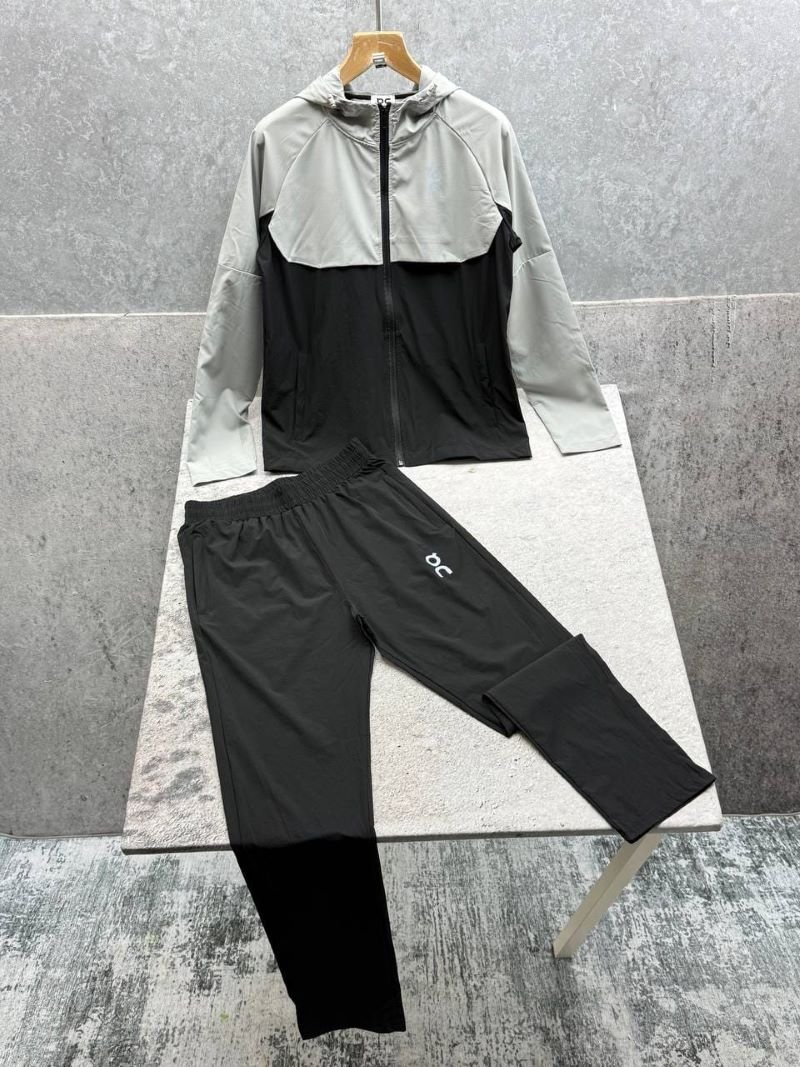 On Running Men's Lightweight Performance Tracksuit – Two-Tone Active Full-Zip Jacket