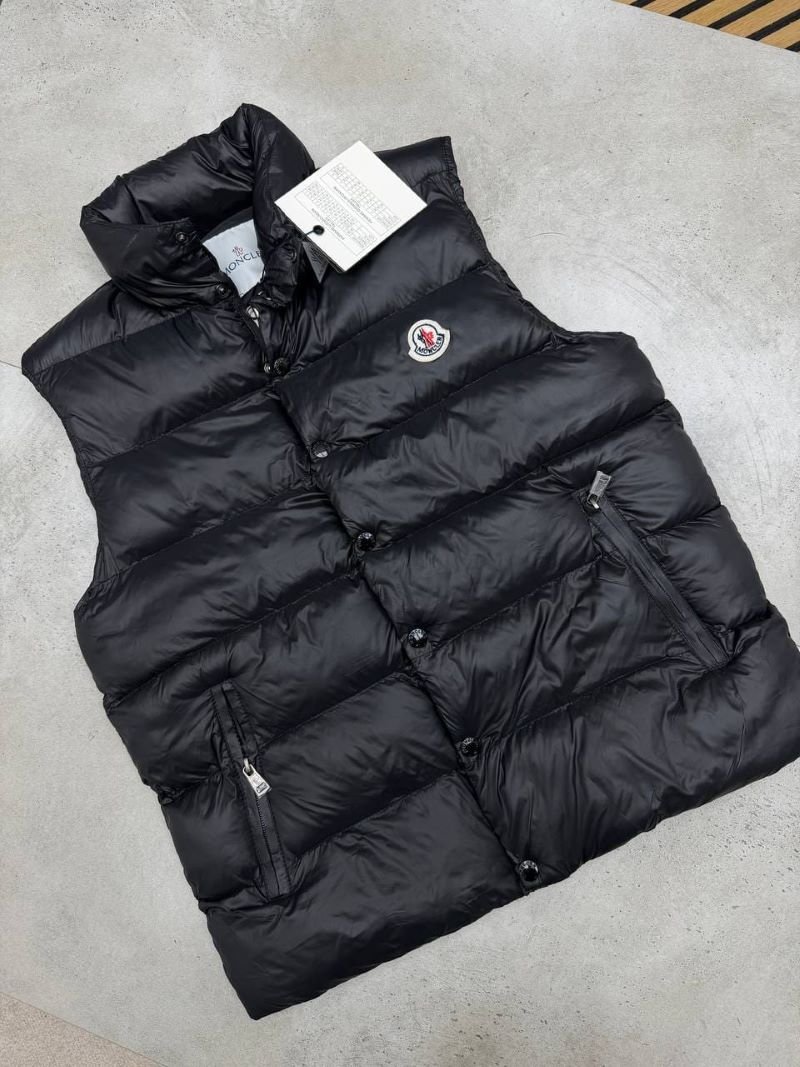 Moncler Men's Classic Shiny Down Gilet Vest - Image 2