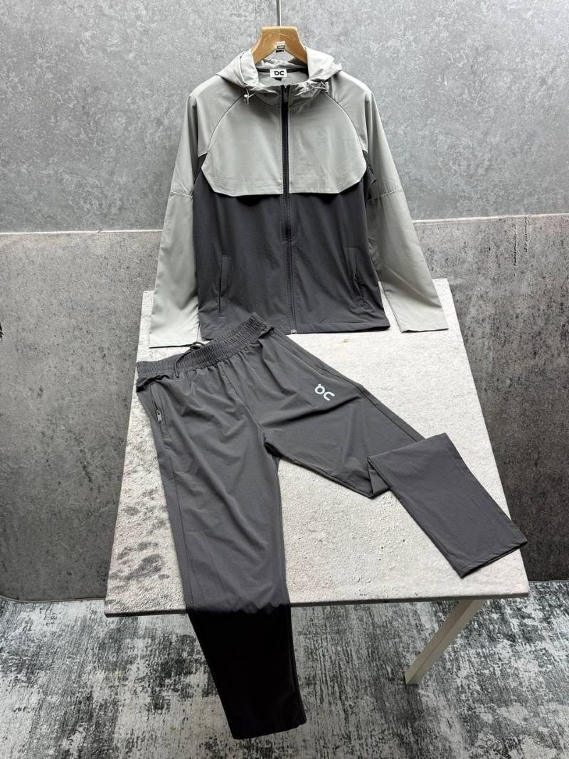 On Running Men's Lightweight Performance Tracksuit – Two-Tone Active Full-Zip Jacket - Image 2